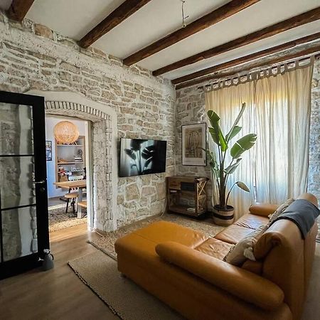 The Bungalow By The Sea In Historic Porec Old City Apartment Bagian luar foto