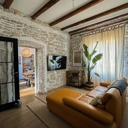 The Bungalow By The Sea In Historic Porec Old City Bagian luar foto