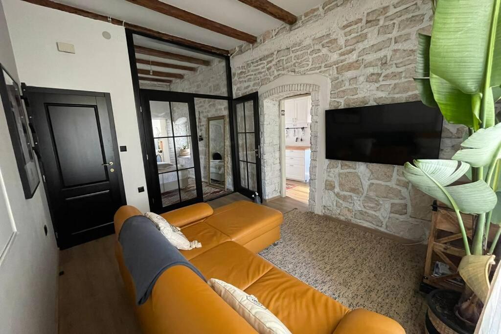 The Bungalow By The Sea In Historic Porec Old City Apartment Bagian luar foto