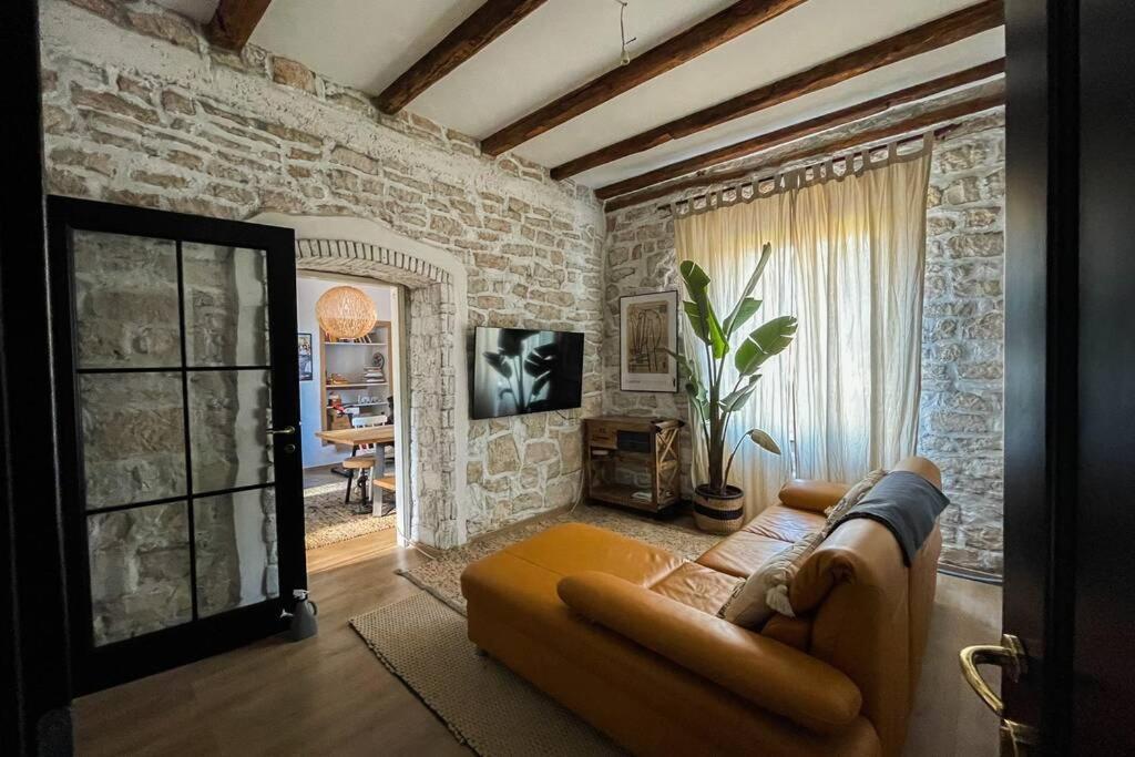 The Bungalow By The Sea In Historic Porec Old City Apartment Bagian luar foto