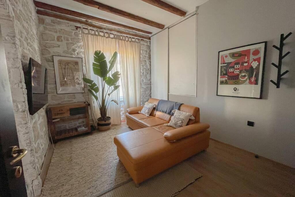The Bungalow By The Sea In Historic Porec Old City Bagian luar foto